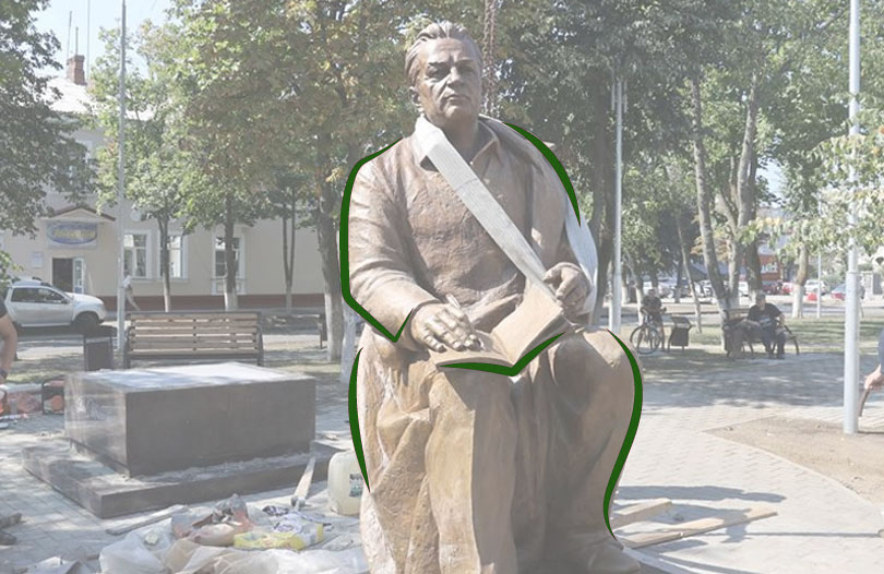 На проспекте Мира в Добруше будет торжественно открыт памятник Ивану Шамякину