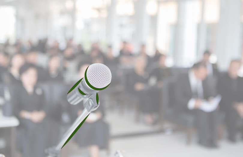 Ведущий на похороны