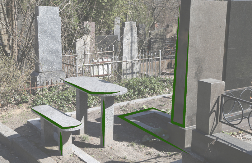Скамейки и столики у могил
