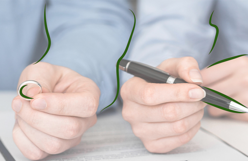 Развод супругов: посетить ли похороны бывшего мужа?