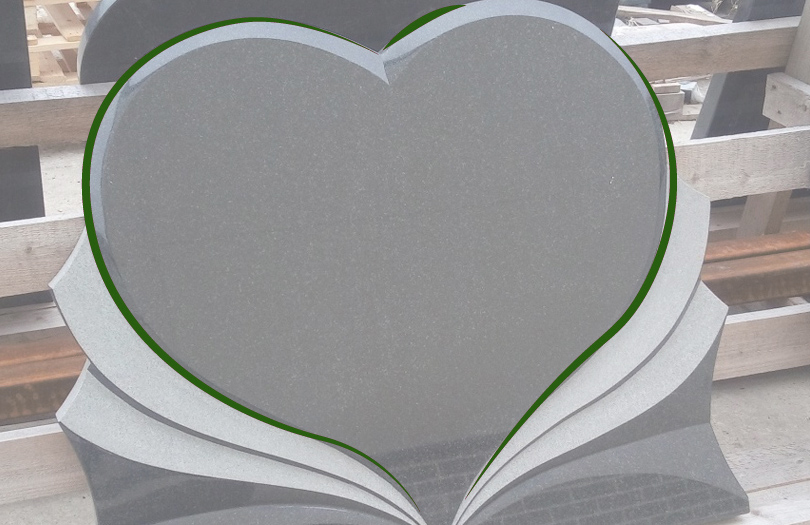 Надгробие в форме сердца