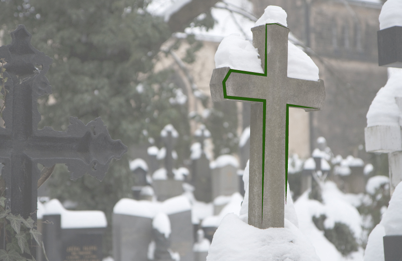 Сложности зимних похорон